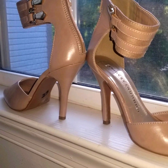 Chinese Laundry heel size 6 - Picture 4 of 6